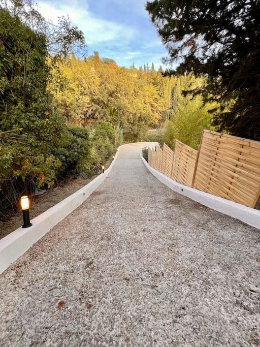 Holiday home Chaleureux Avec Jacuzzi En Pleine Nature Grasse